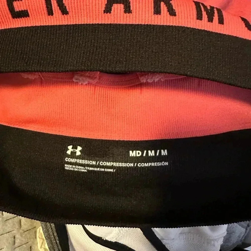Under Armour sports Bra - Picture 3 of 9
